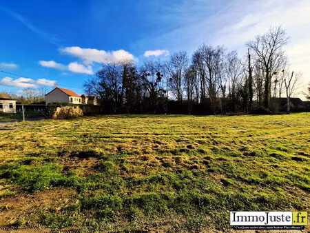 terrain plat constructible de 1226m²