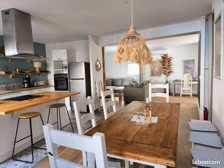 maison de village rénovée  lumineuse  grand garage  proche berges de l herault