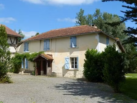à vendre  dans le gers proche de trie-sur-baise: maison gasconne 4 chambres avec gîte 3 ch