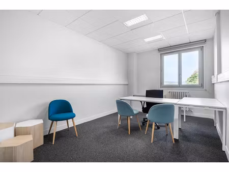 location meublée locaux professionnels 15 m² à beauvais (60000)  329 €