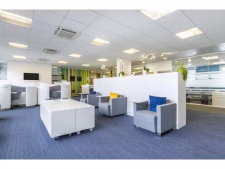 location meublée locaux professionnels 5 m² à cergy (95000)  99 €