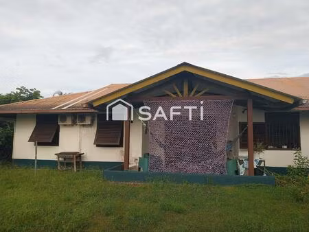 pavillon t4 situé dans le bourg  proche des commodités. agréable et spacieux dispose d'une