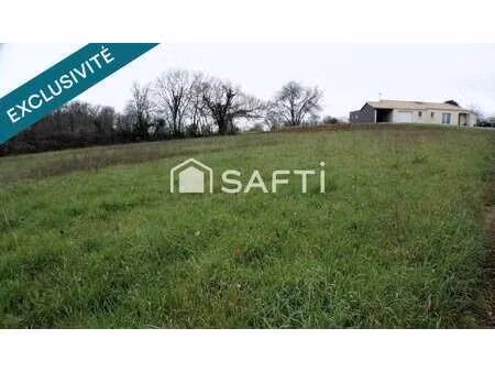 vente terrain à pissotte (85200) : à vendre / 1940m² pissotte