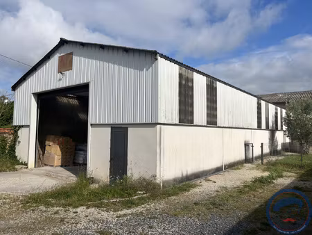 à louer entrepôt avec bureaux 250 m2 neuville-de-poito
