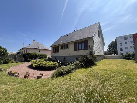 maison individuelle quatre chambres.