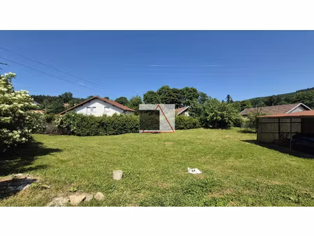 terrain constructible de 690m2 situé dans un quartier calme