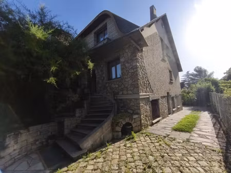 maison 10 pièces - 183 m²