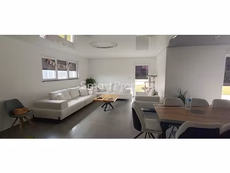 appartement de fonction avec bureau et entrepôt