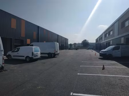 local d'activite a vendre