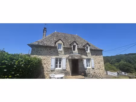 charme et authenticité pour cette maison en pierre au coeur d