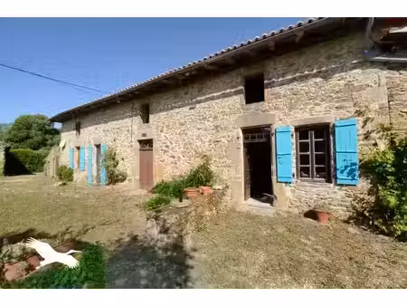 vente maison 4 pièces 222 m² à le lindois (16310)  176 700 €