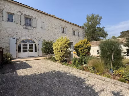 vente maison 7 pièces 300 m² vouzan (16410)