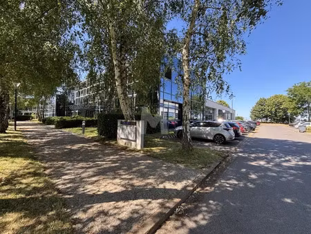 location local d'activités saclay 91400