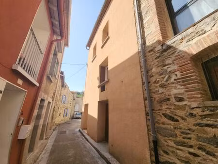 maison à vendre sur catllar avec stationnement et caves