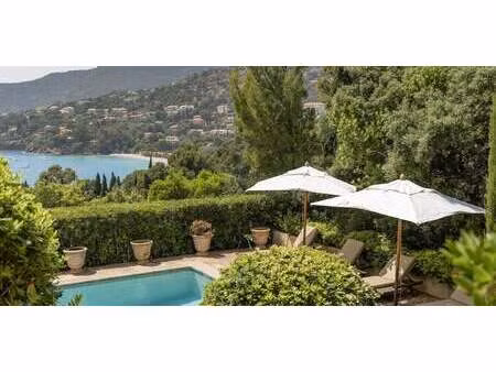 villa avec piscine rayol-canadel-sur-mer (83)