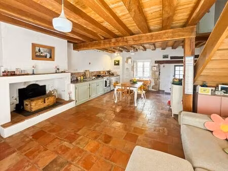 maison de charme entièrement rénovée dans un village historique secteur lectoure