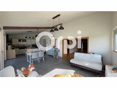 ferme rénovée de 183 m2 sur plus de 4 hectares de terrain