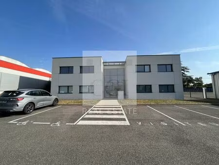 location bureau 380 m² à saint-pierre-de-chandieu (69780)