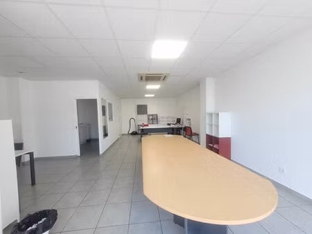 location commerce 2 pièces 59 m² à montauban (82000)