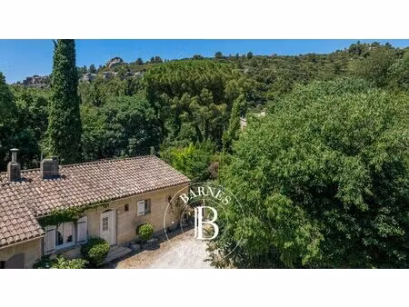 les baux-de-provence – maison de village – 3 chambres – vues sur les alpilles