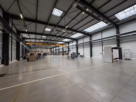 entrepôt / local industriel à saint etienne du rouvray de 3 240 m2