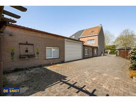 volledig te renoveren hob met magazijn en zuidtuin
