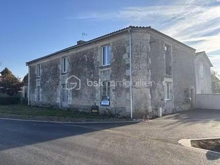 maison de 220 m² à petosse