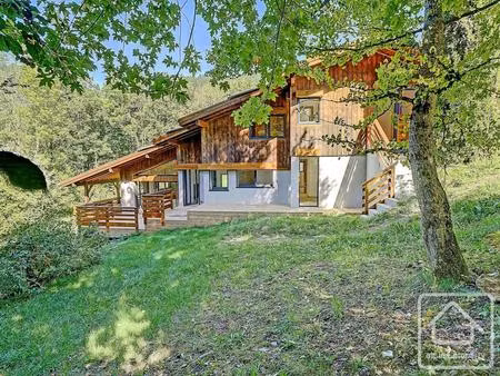 tout neuf chalet de 6 chambres à samoëns. entièrement rénové  terrain privé  accès...