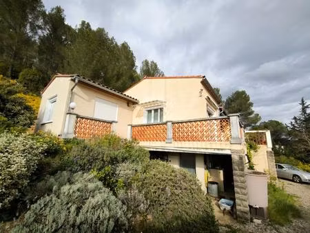 villa + terrain de 9500 m2 + garage+ sources d'eau