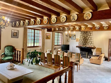 vente maison 8 pièces  388.00m²  lamotte