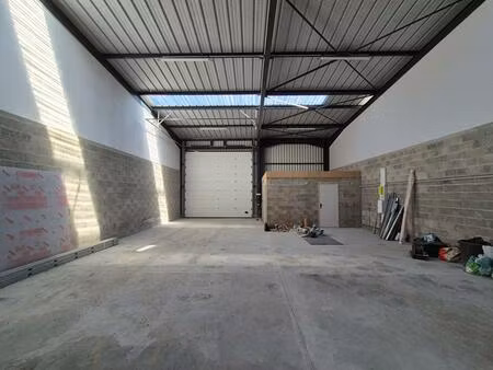 local artisanal recent de 195 m2 au sol dans le morbihan - (14 km de lorient - 10 min de p