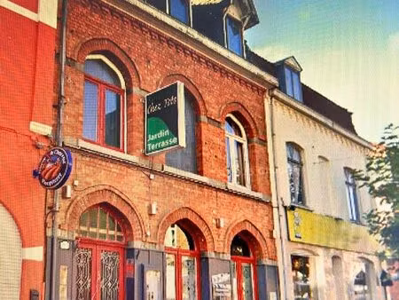 le bizet : immeuble commercial avec une habitation à vendre