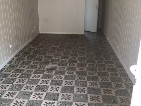 local commercial toulon 19.97 m2