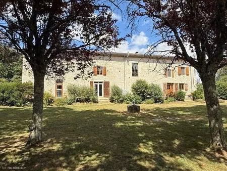 ''le vieux château'' : propriété historique en bord de