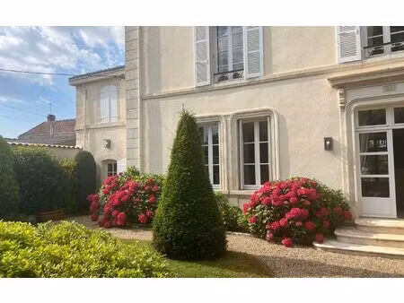 maison fressines m² t-6 à vendre  625 000 €