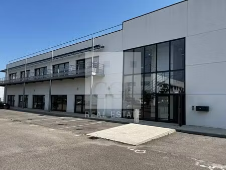location commerce 2470 m² à saint-priest (69800)