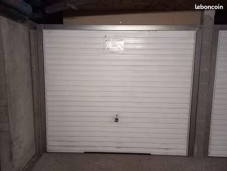 box fermé 13 m² à évry 135 cc/mois