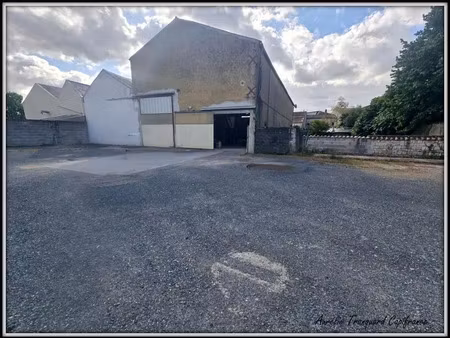 vente locaux professionnels 6 pièces 508 m² à saint-jean-d'angély (17400)  186 000 €