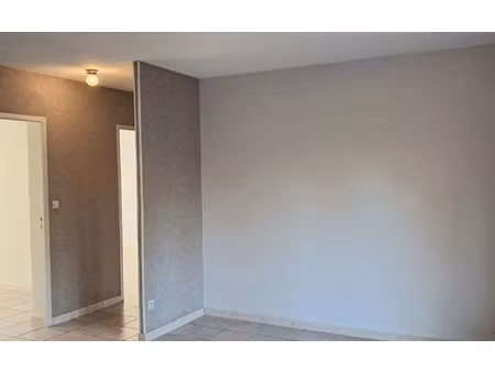 location appartement  m² t-3 à saint-symphorien-d'ozon  790 €