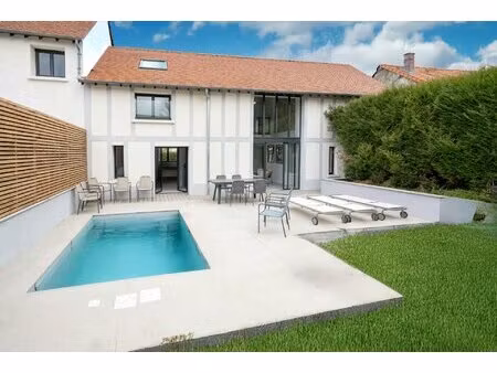 villa haut de gamme à louer à magny le hongre