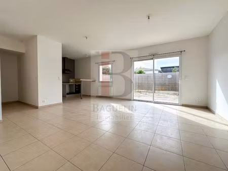 location appartement 4 pièces 76 m² à fouras (17450)  980 €