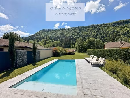 a vendre  oyonnax (01)  maison avec piscine de 227m2 sur 2875 m2 de terrain