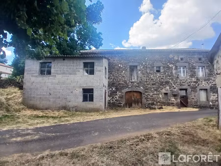 vente ferme 4 pièces 240 m² à andelat (15100)  56 000 €