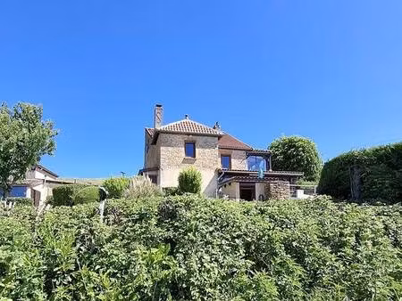 belle maison et sa vue exceptionnelle