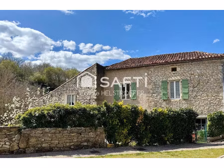 vente maison 10 pièces 237 m² à saint-vincent-rive-d'olt (46140)  295 000 €