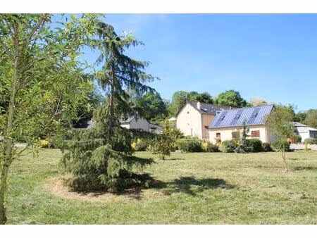 maison bouère 6 pièce(s) 155 m2 - terrain 2 hectares - plan d'eau