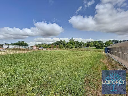 terrain constructible de 825 m² - orist