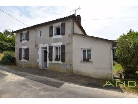 maison de hameau à écuras 16220