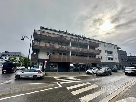 plateau de bureaux entièrement équipé
