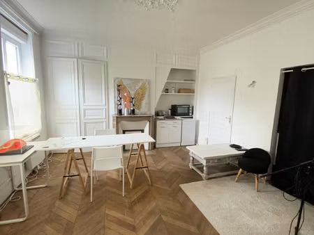 local commercial/professionnel de 24m2 en centre ville